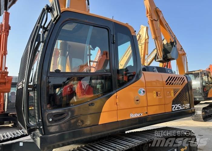 Hyundai 225 履带挖掘机