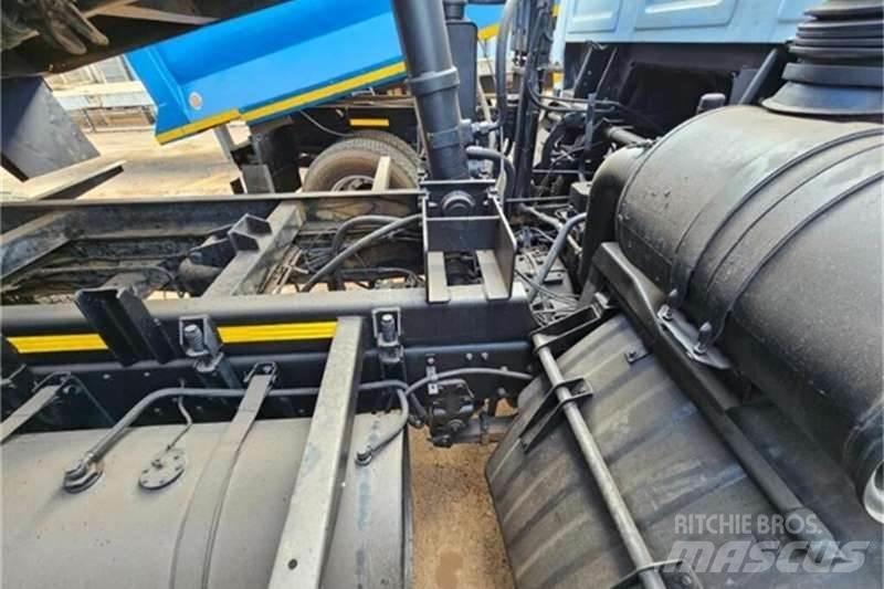 Tata LPK 其他货车
