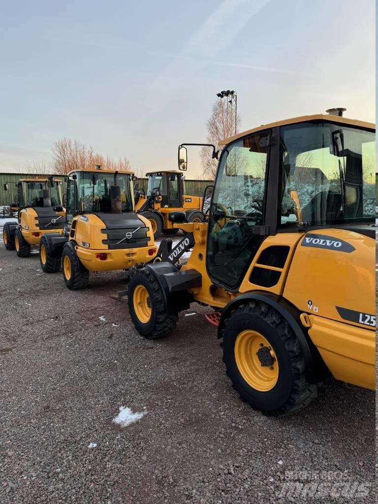 Volvo L 25 F 轮式装载机