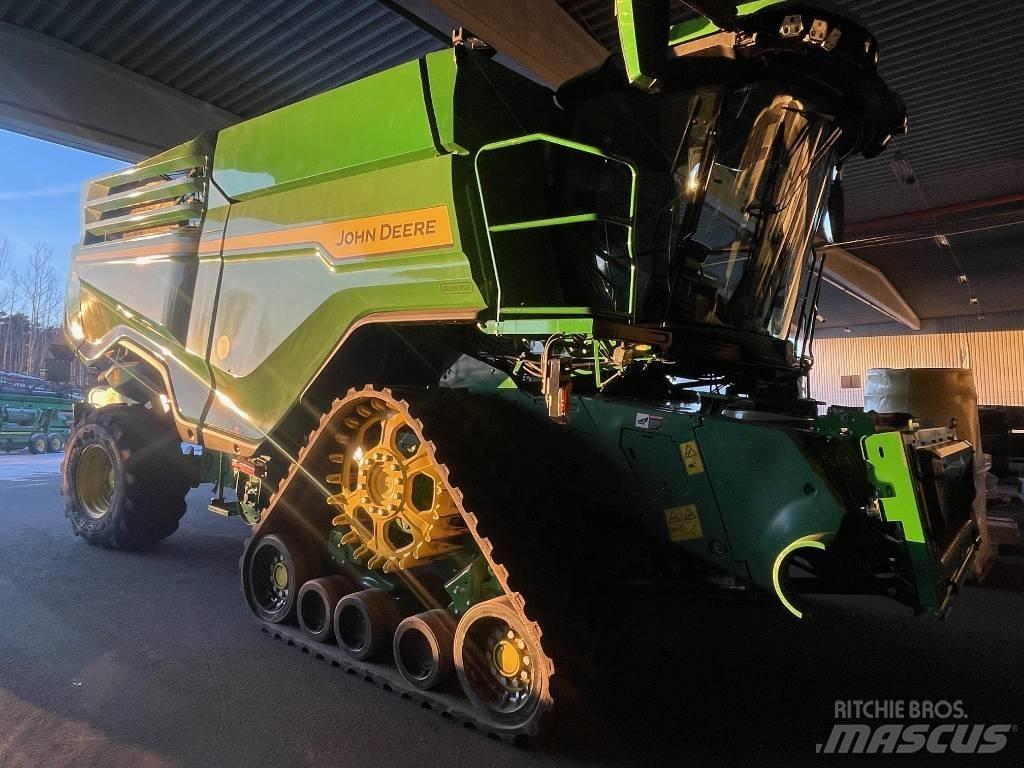 John Deere X9 1100 联合收割机