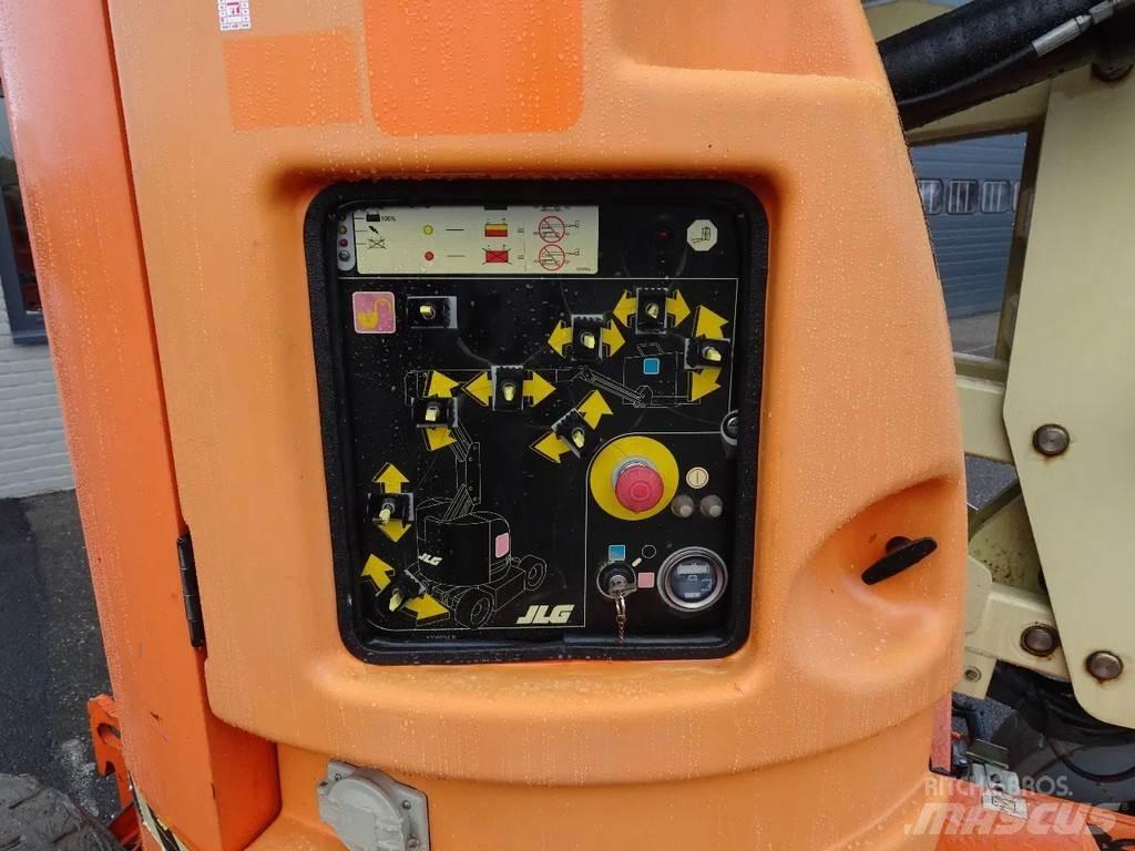 JLG E300AJP 曲臂高空工作平台