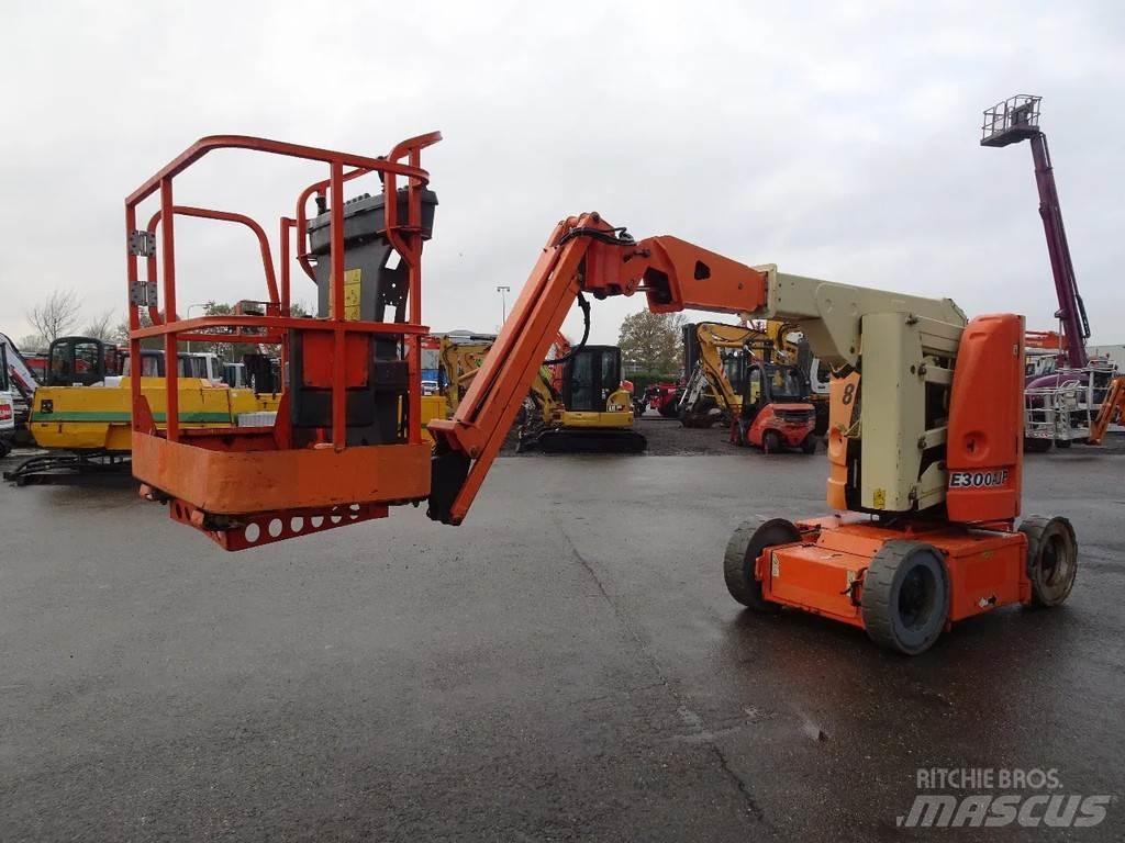 JLG E300AJP 曲臂高空工作平台