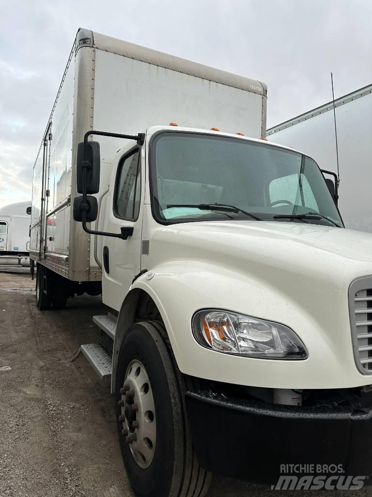 Freightliner M2 106 厢式货车