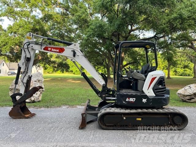 Bobcat E50R2 小型挖掘机