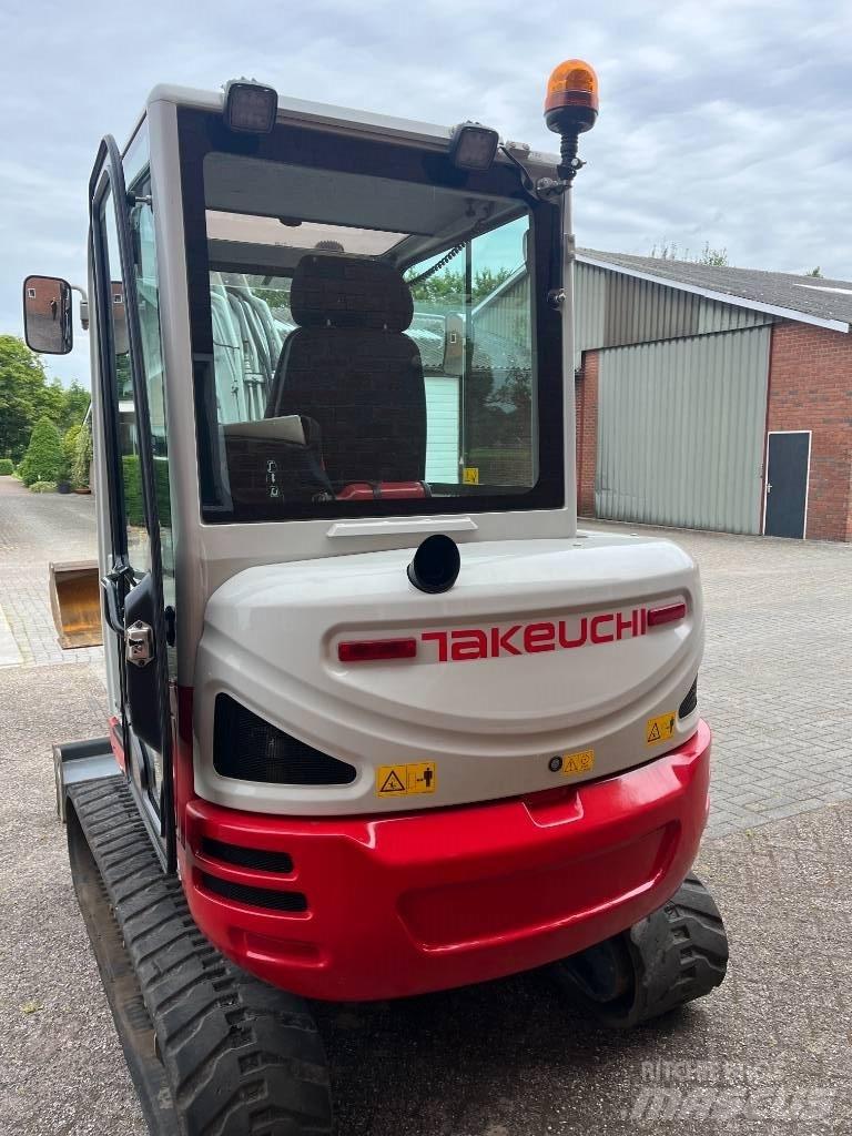 Takeuchi tb235-2 小型挖掘机