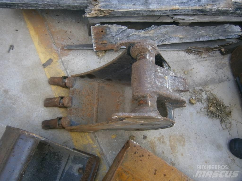 Komatsu PC26MR-3 小型挖掘机