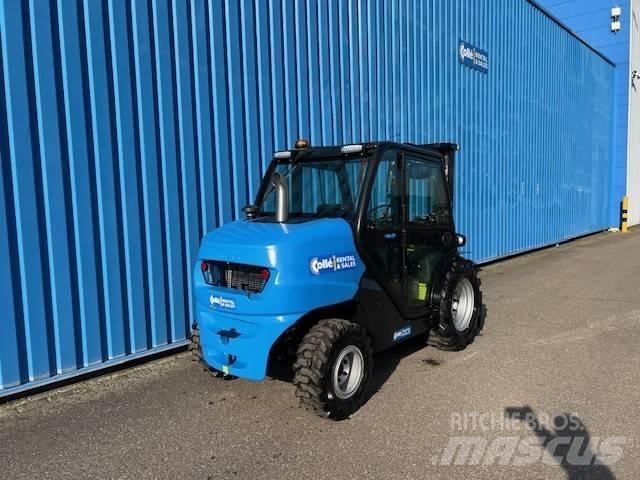 Manitou MC25-4 伸缩臂叉装车|叉装车