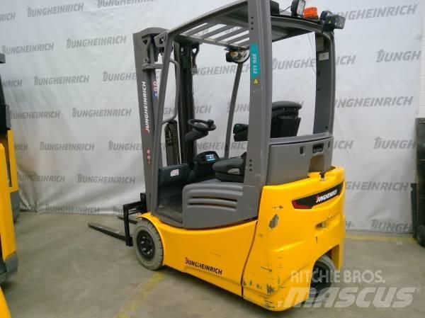 Jungheinrich EFG 112 电动叉车