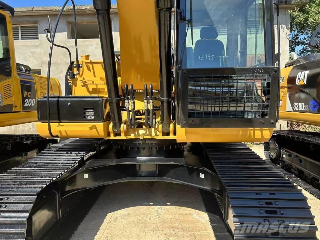 CAT 320 履带挖掘机
