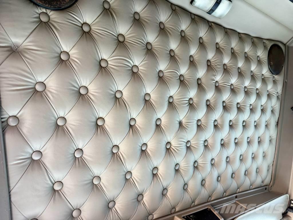 Kenworth W 900 牵引车