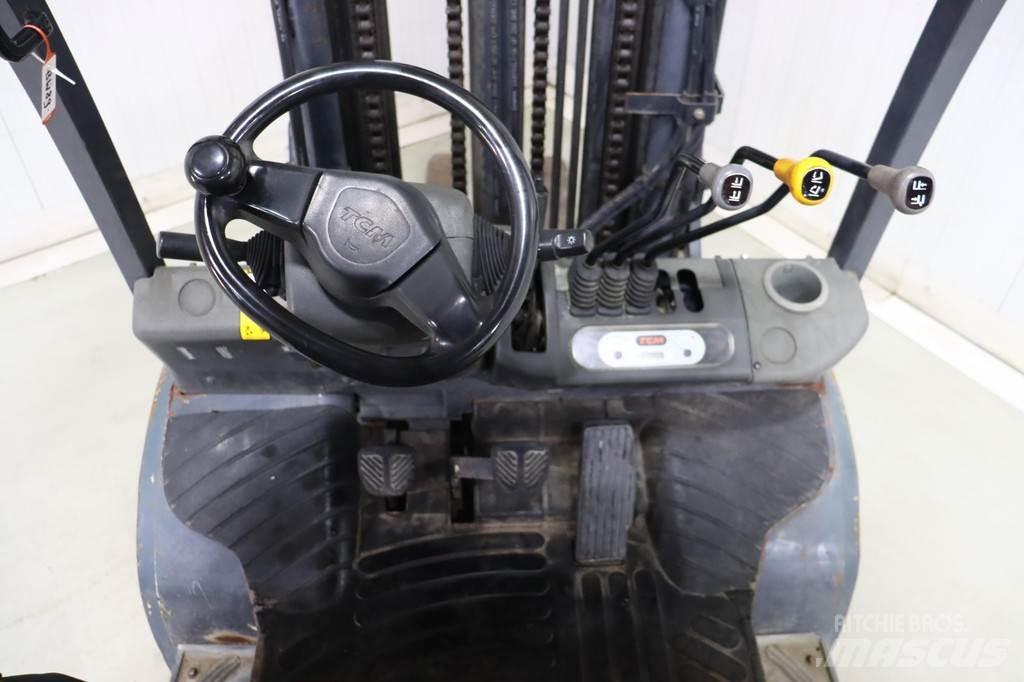 TCM FG30T3 天然气叉车