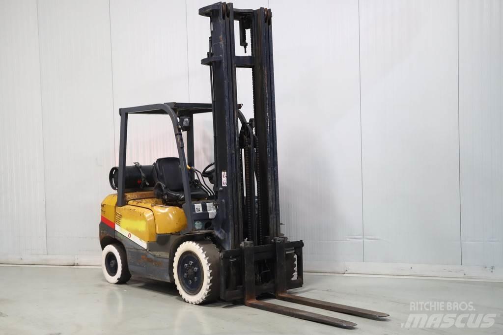 TCM FG30T3 天然气叉车