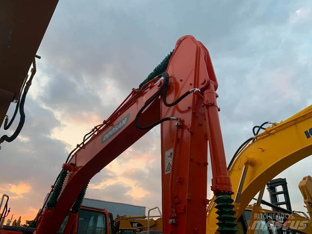 Doosan DX 225 LC 履带挖掘机
