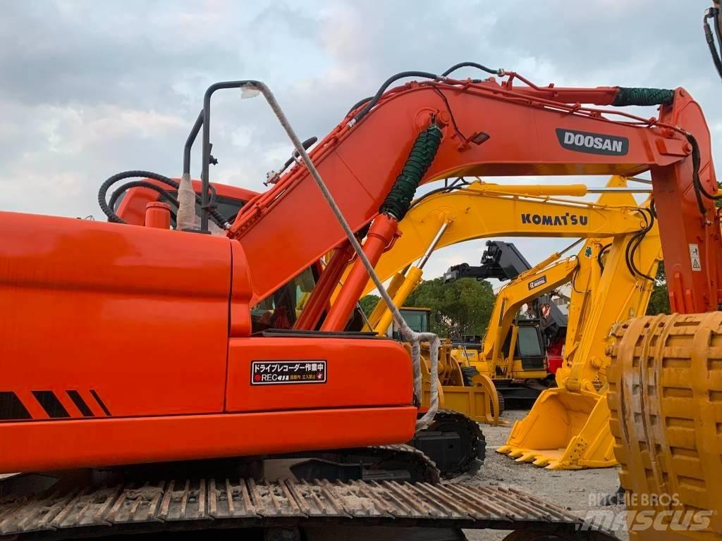 Doosan DX 225 LC 履带挖掘机