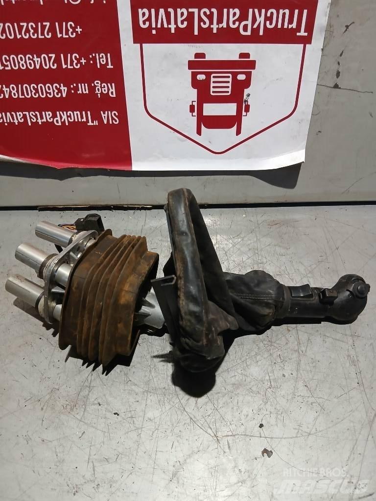 MAN TGA    81326056111 驾驶室与内部