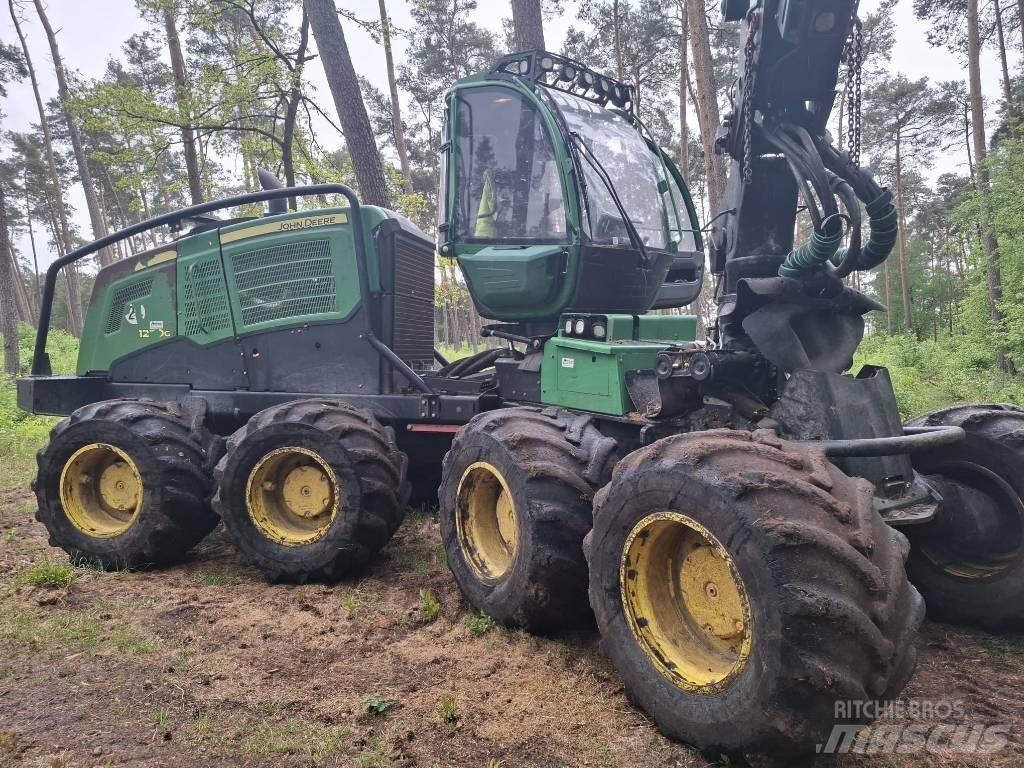 John Deere 1270 G 收割机