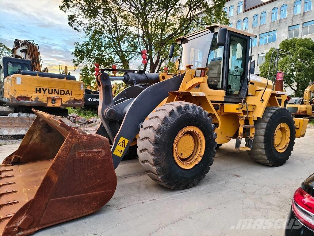 Volvo L 120 轮式装载机