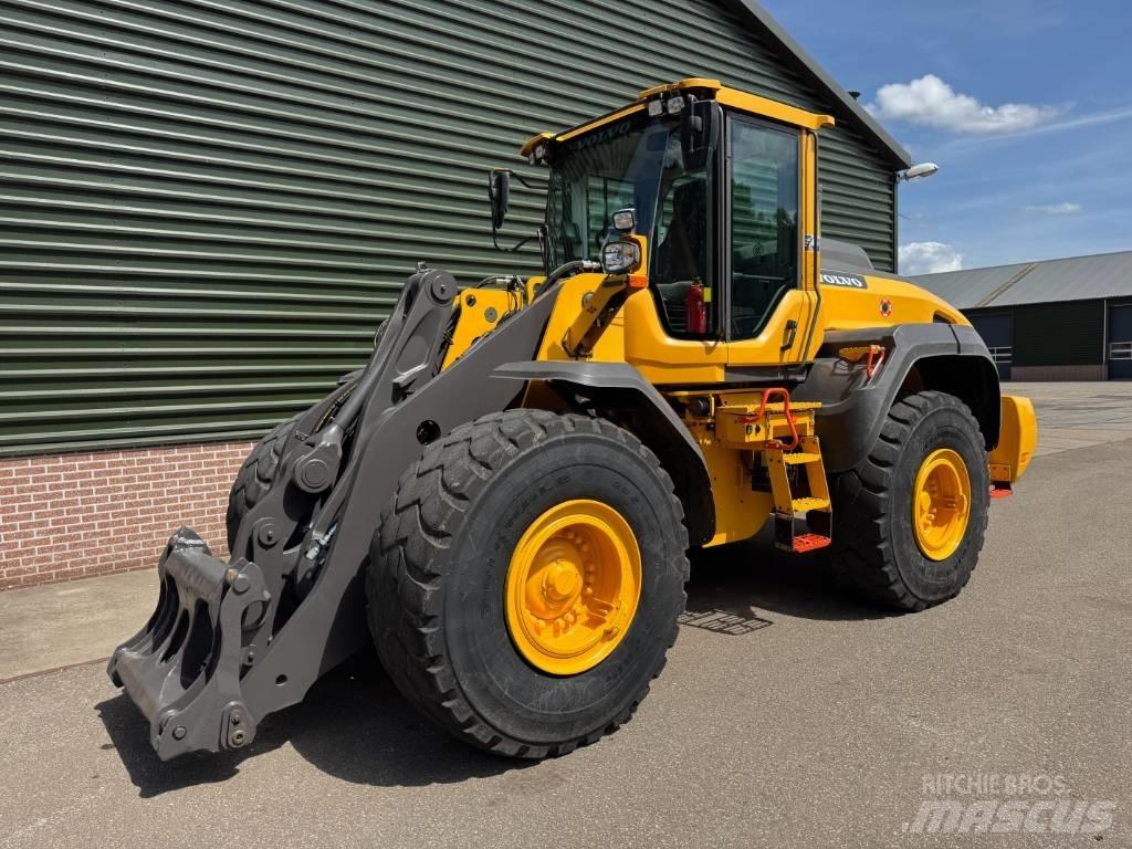 Volvo L 120 H 轮式装载机