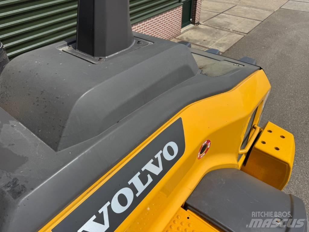 Volvo L 120 H 轮式装载机