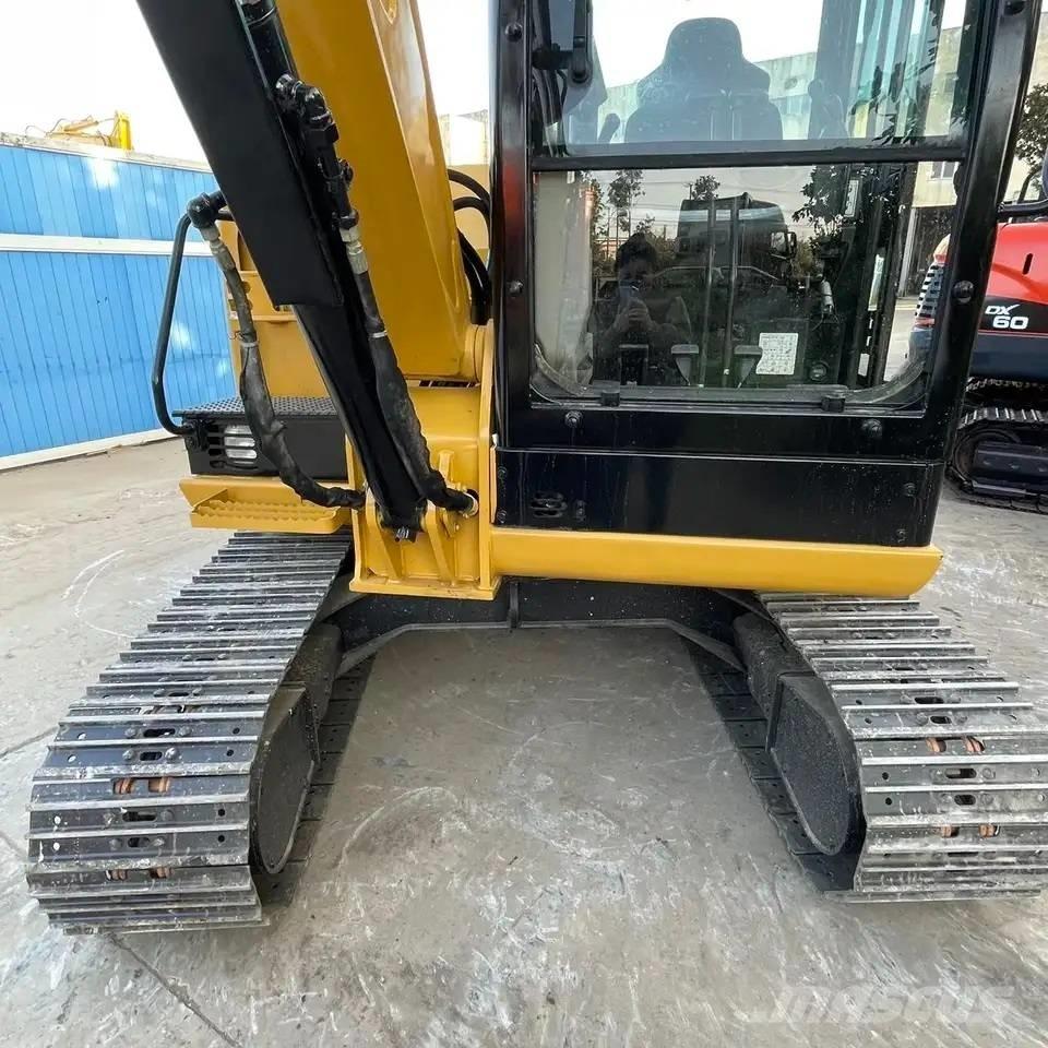 CAT 306E2 小型挖掘机