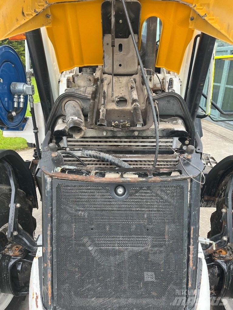 JCB 3CX 反铲装载机