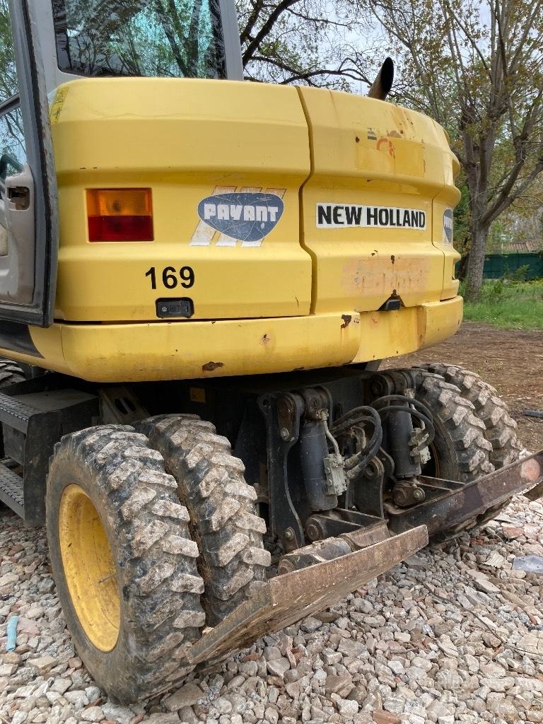 New Holland MH 2.6 轮式挖掘机
