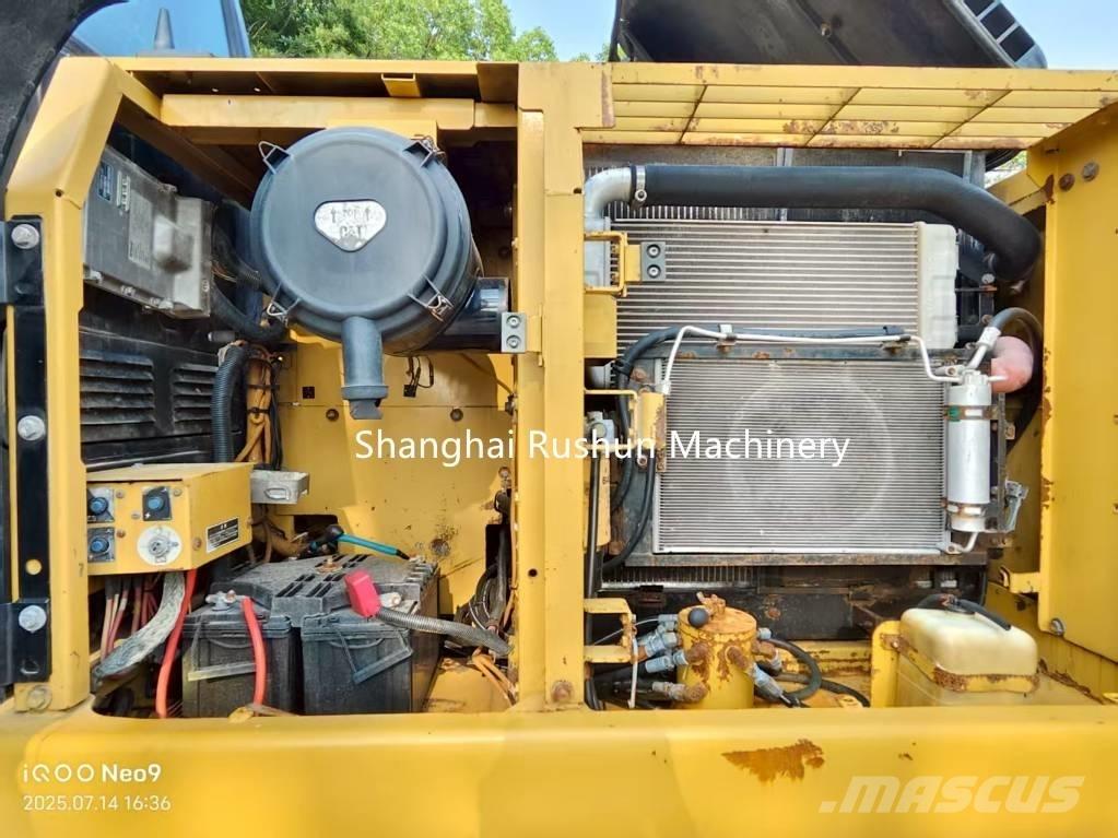 CAT 320 D 履带挖掘机