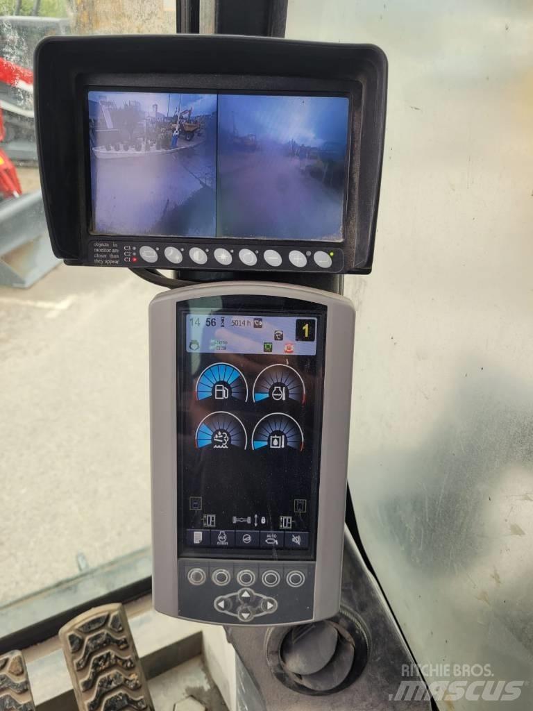 CAT mh3022 轮式挖掘机