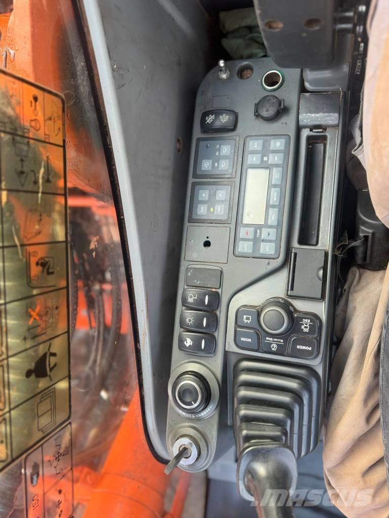 Doosan DX 225 LC 履带挖掘机