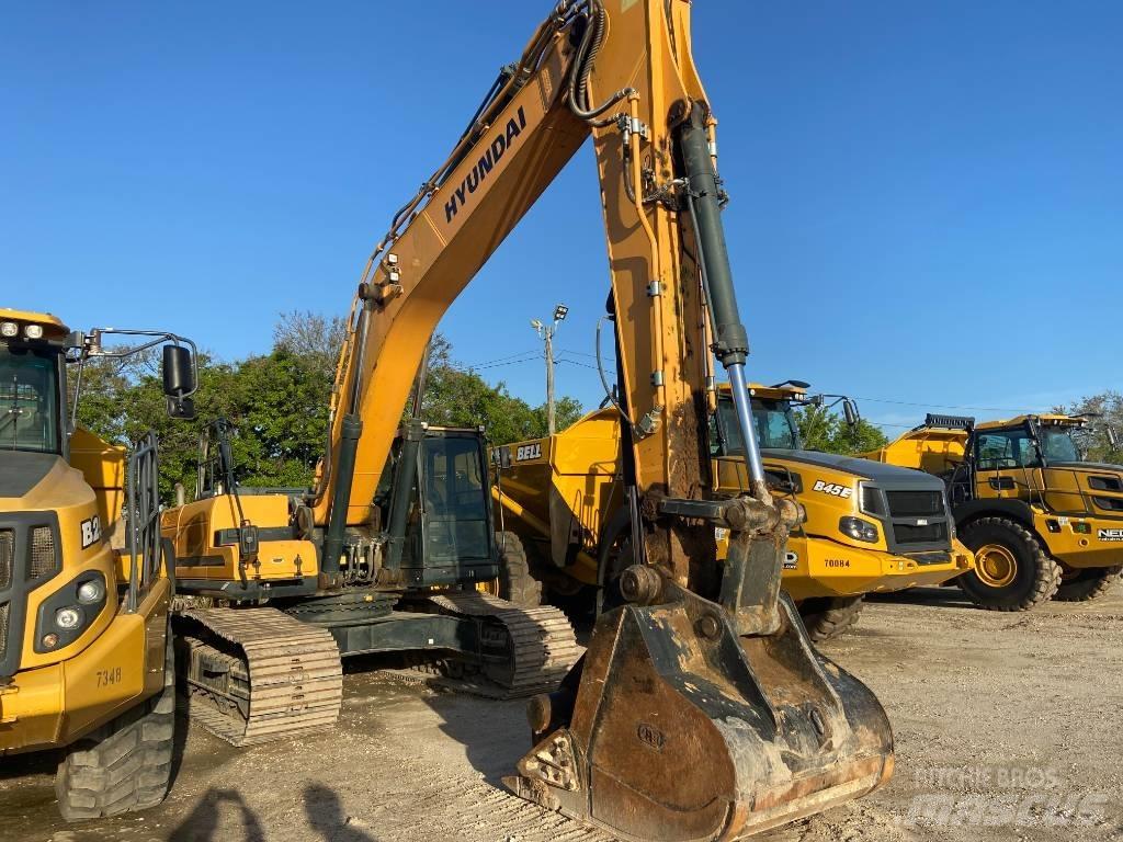 Hyundai HX330L 履带挖掘机