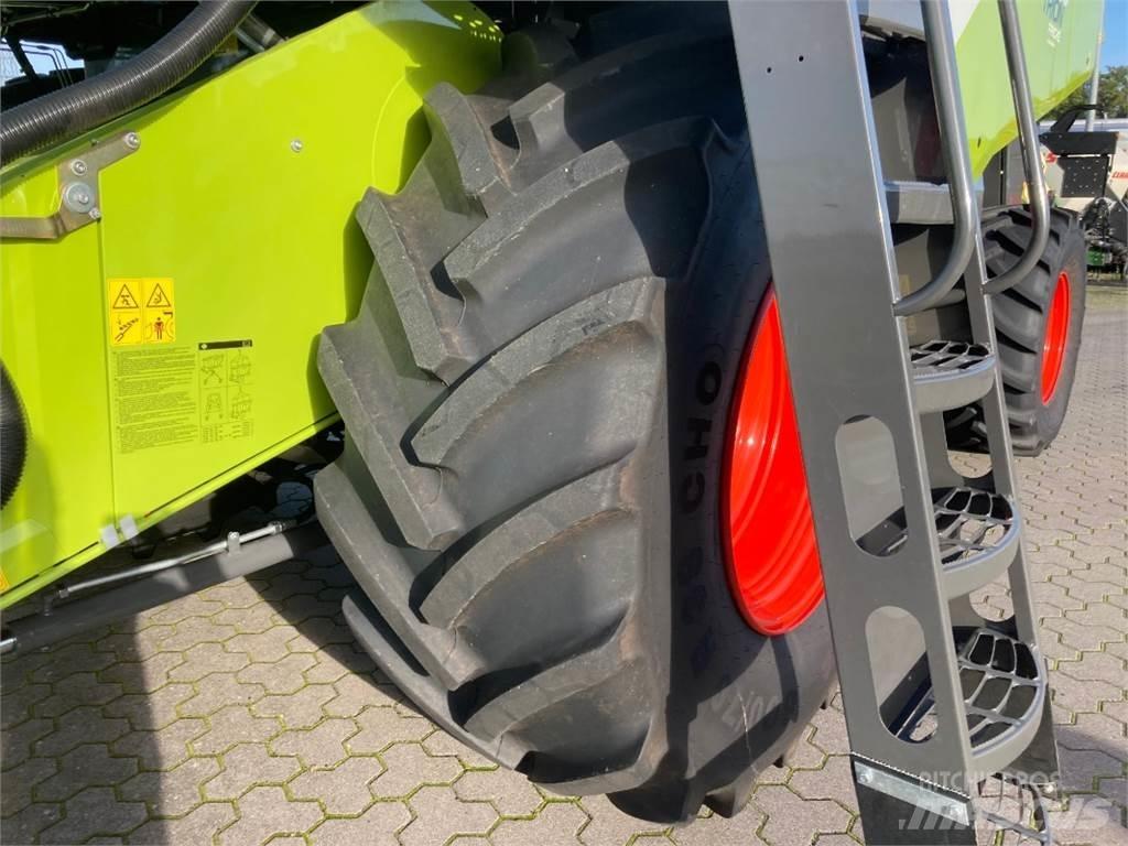 CLAAS Trion 730 联合收割机
