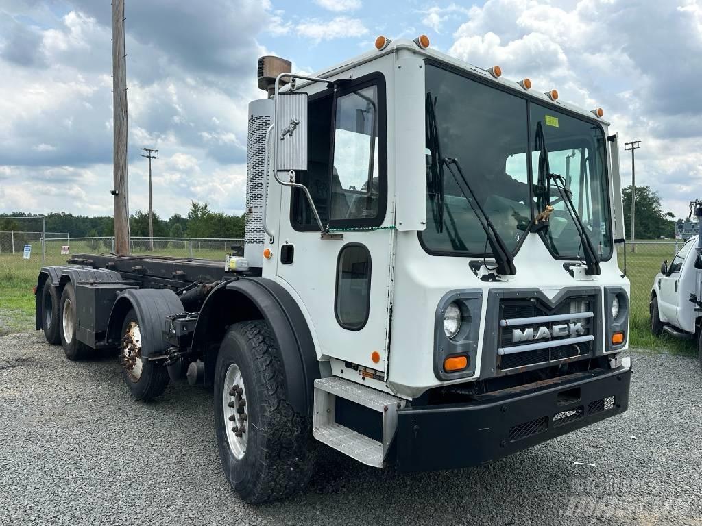 Mack MRU613 垃圾车