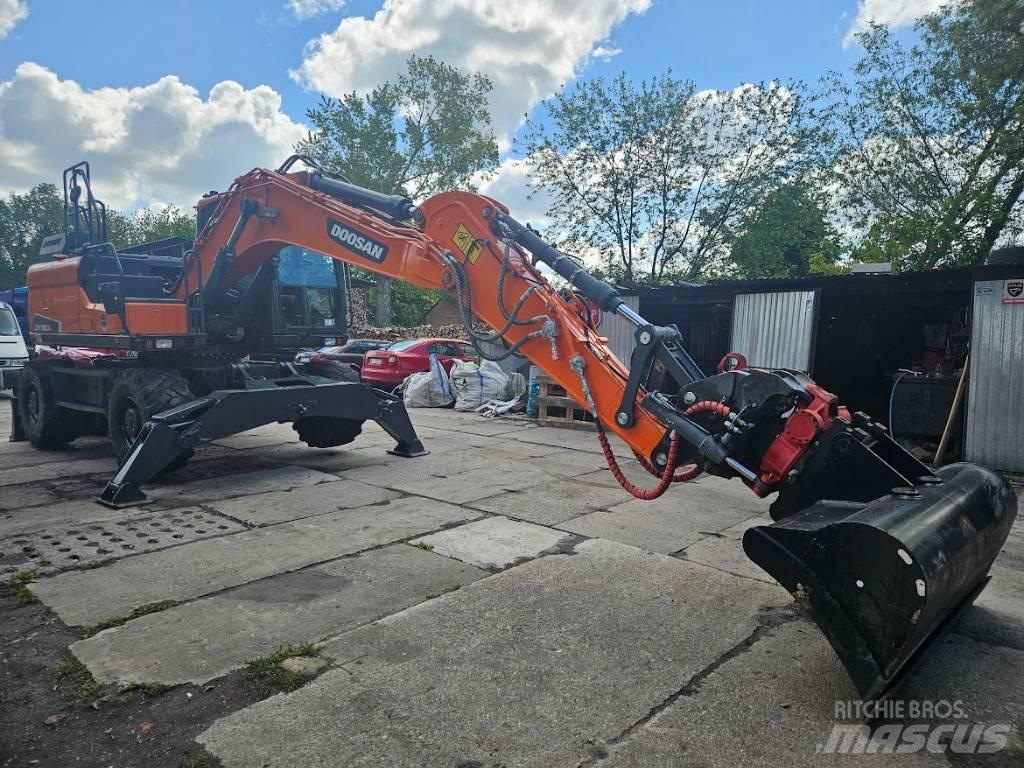Doosan DX 160 W 轮式挖掘机