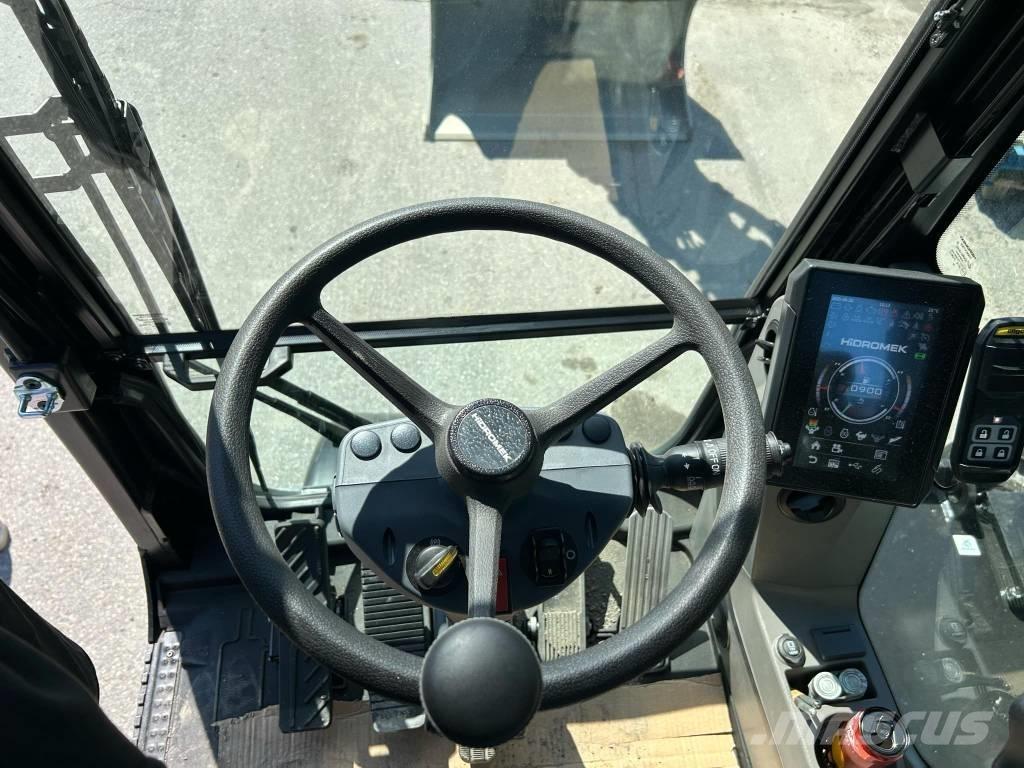 Hidromek HMK 150 WR 轮式挖掘机