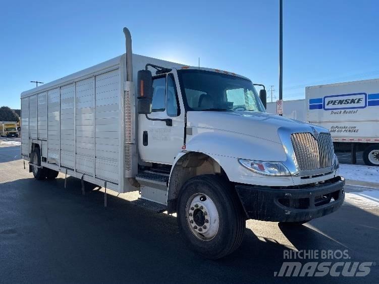 International 4300 饮料运输车