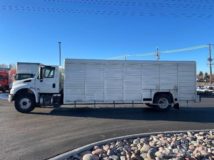 International 4300 饮料运输车