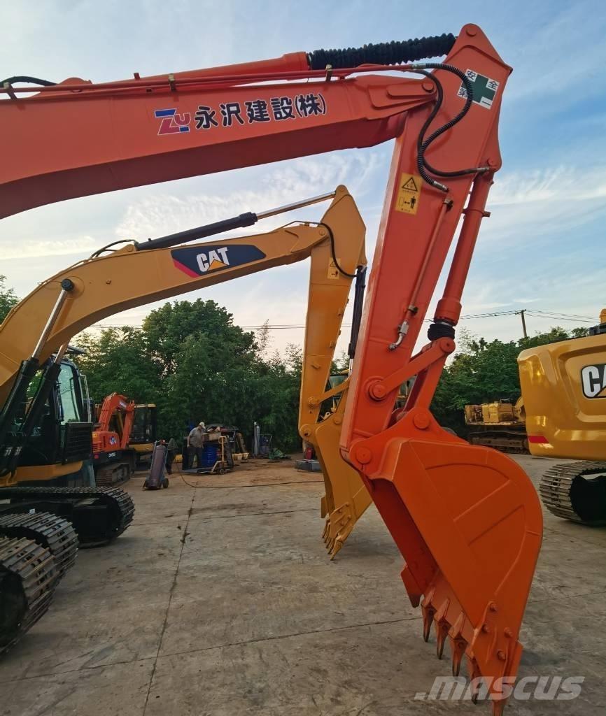 Hitachi ZX 200 履带挖掘机