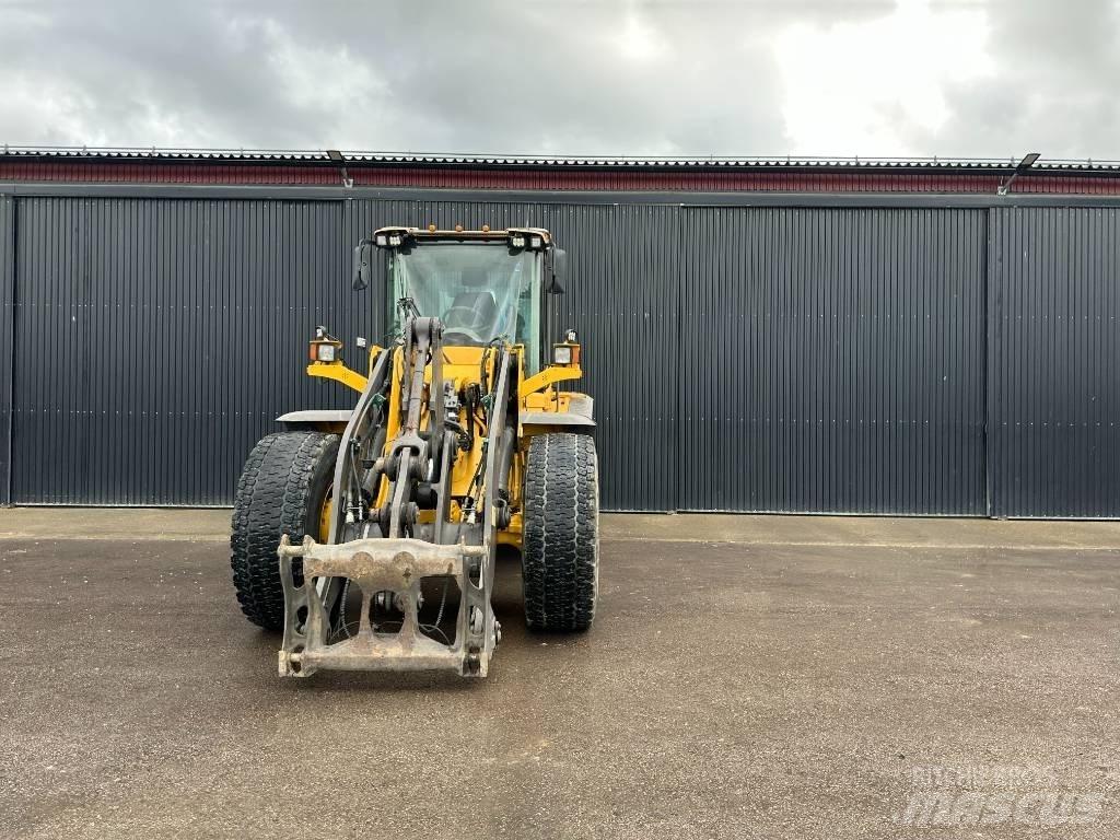 Volvo L 90 F 轮式装载机