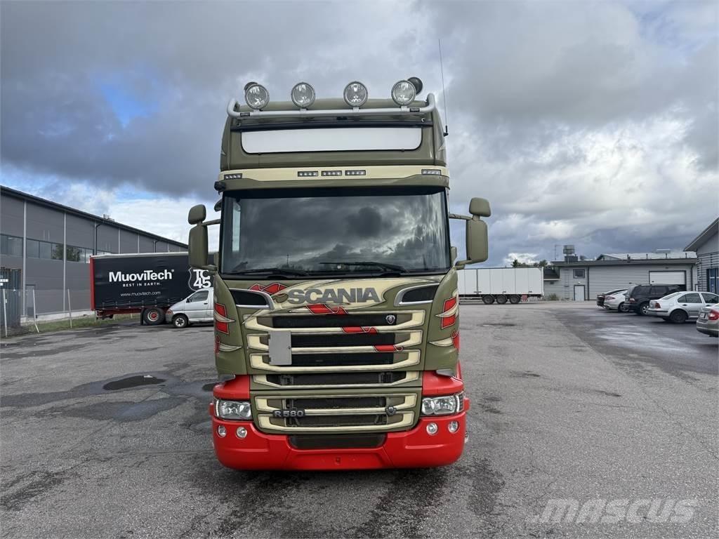 Scania R580 8X2 厢式货车