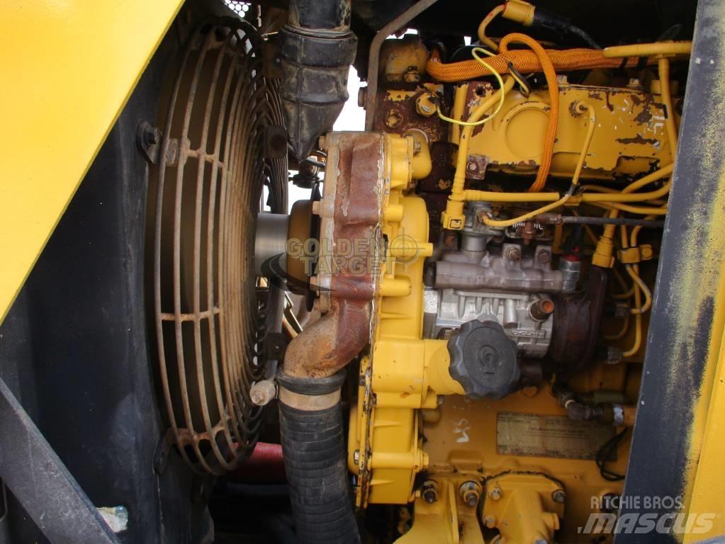 CAT CS 533 E Roller 单轮压路机