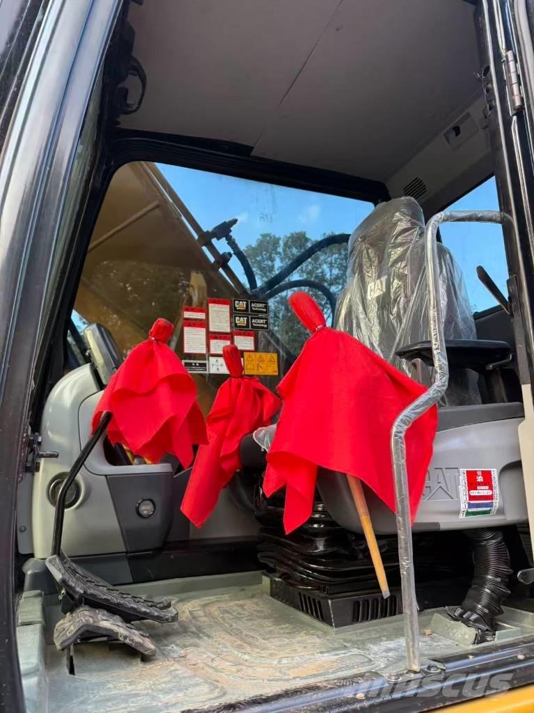 CAT 320D2 中型挖掘机