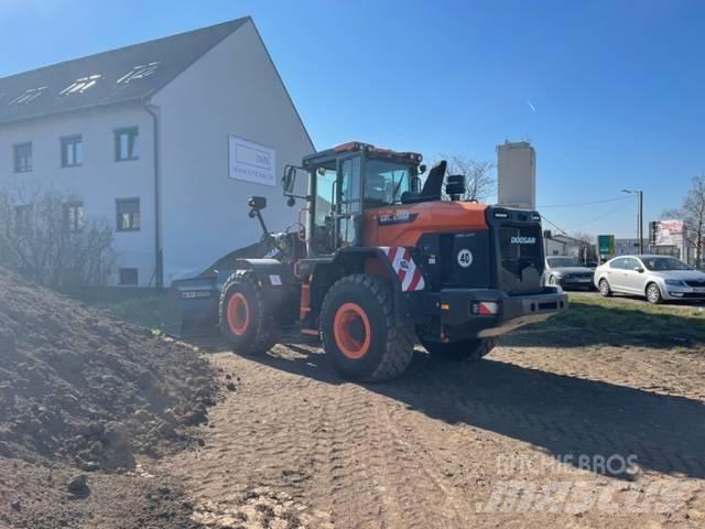 Doosan DL 200 轮式装载机