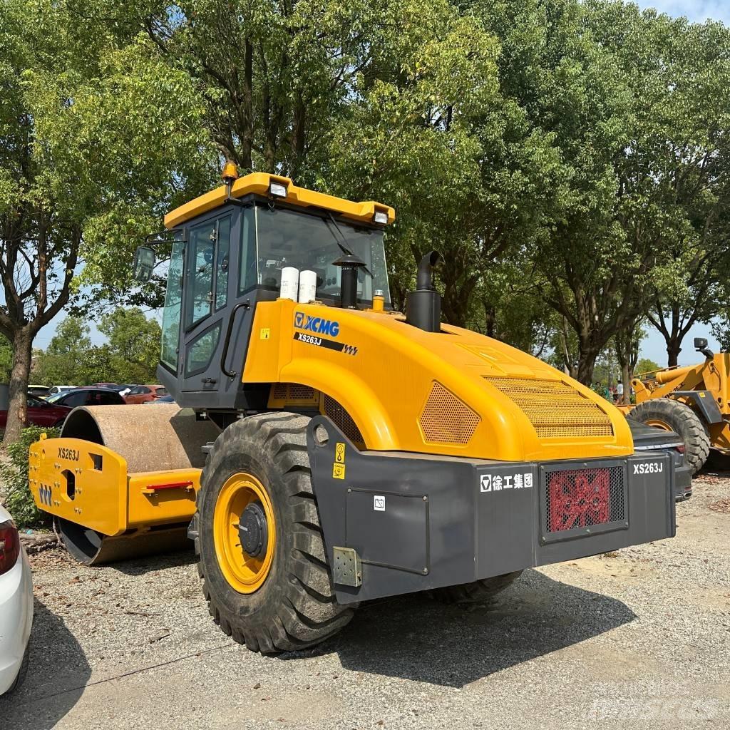 XCMG XS263J 单轮压路机