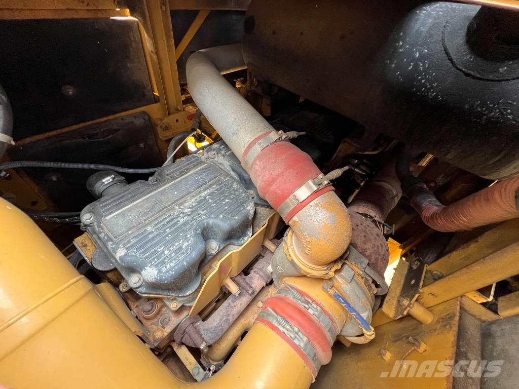 CAT 824H 轮式推土机