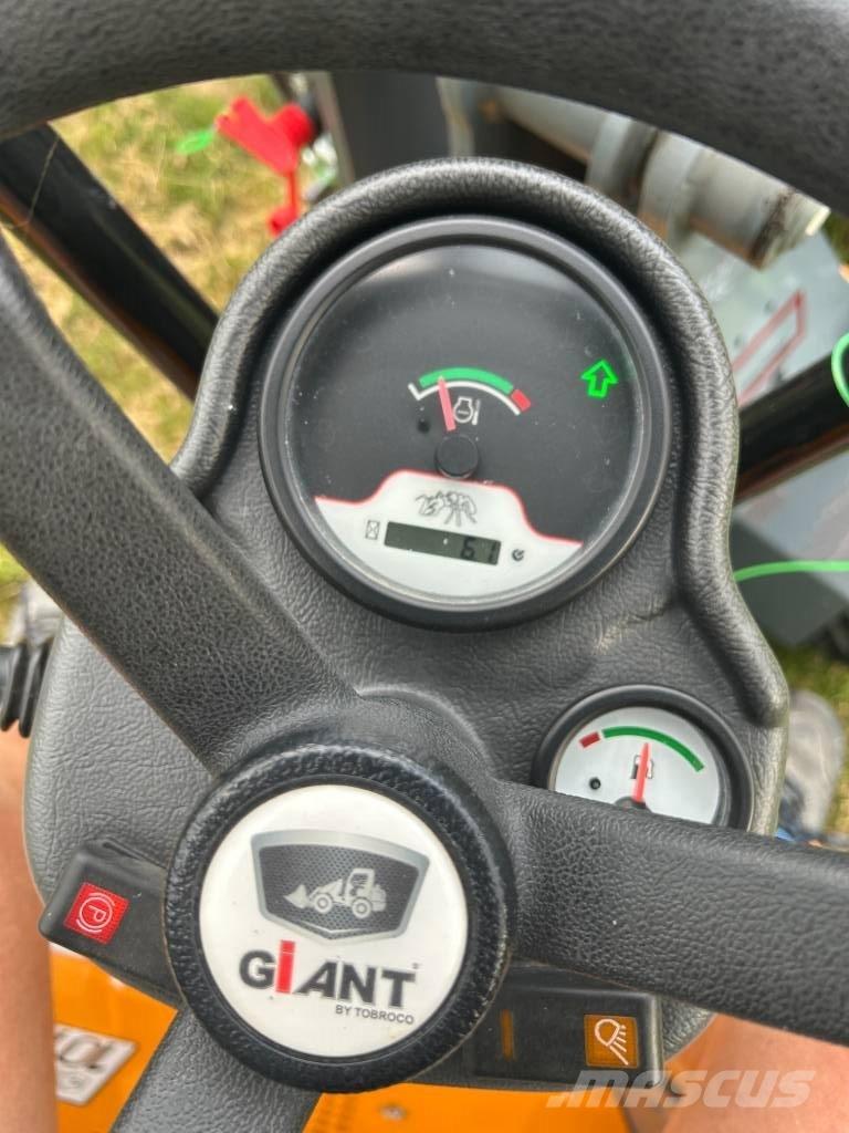 GiANT G 1200 小型装载机