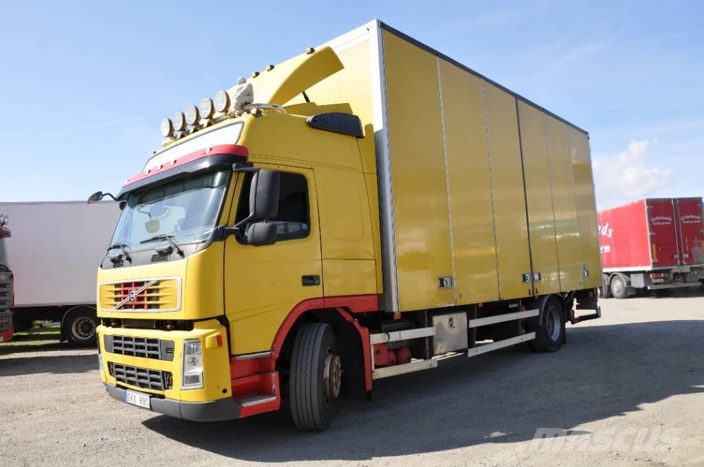 Volvo FM-340 4*2 厢式货车