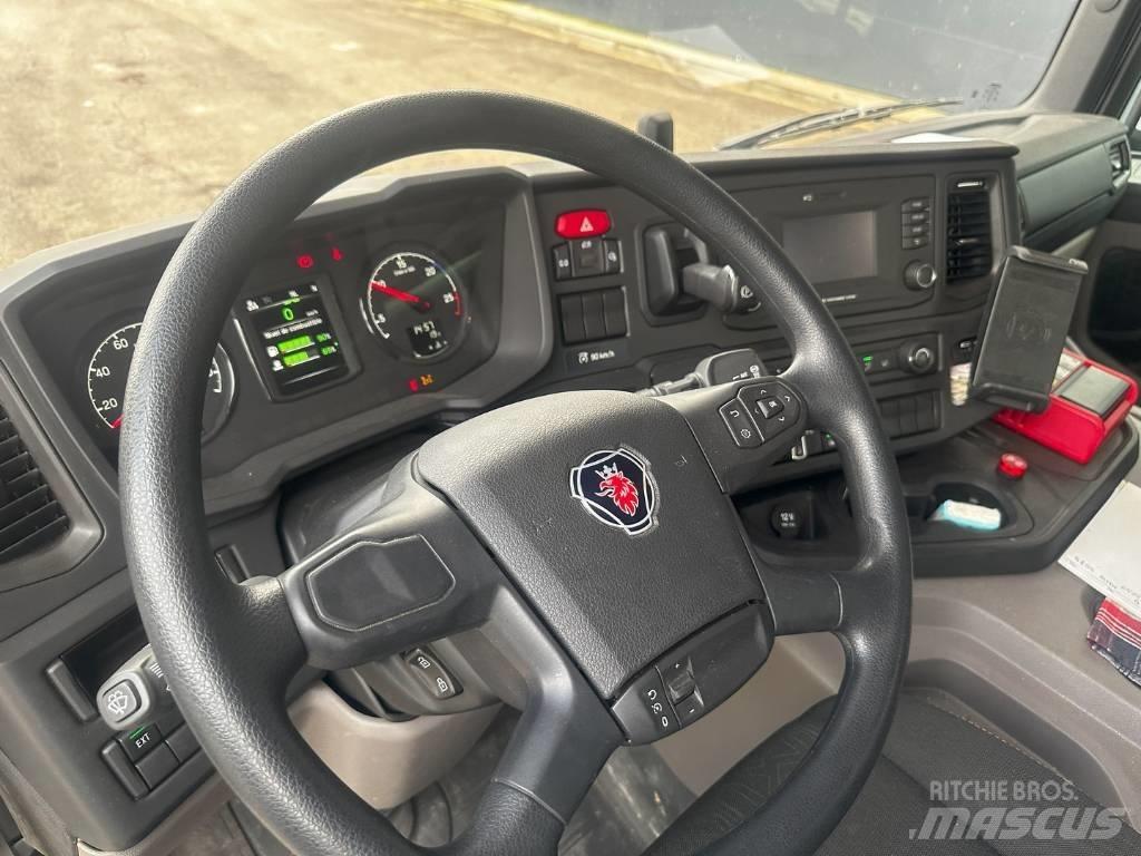 Scania P 370 起重车