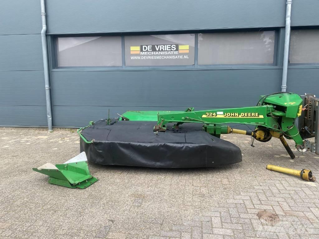 John Deere 324 割草机