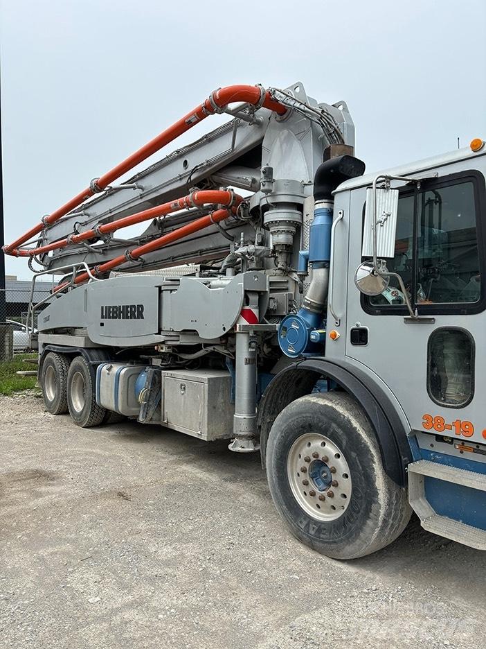 Liebherr 37Z4XXT 混凝土输送泵|布料机