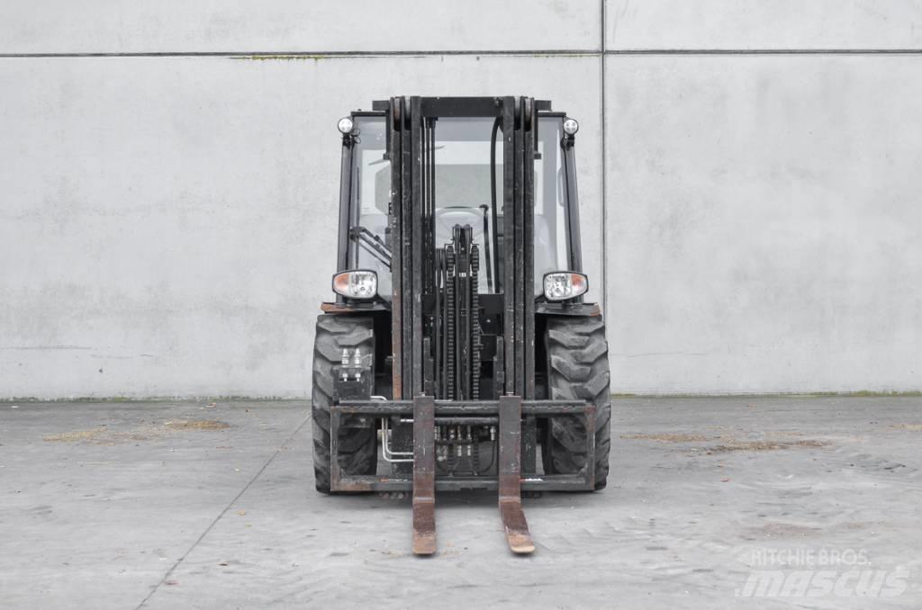Manitou MC 25-4 D 柴油叉车